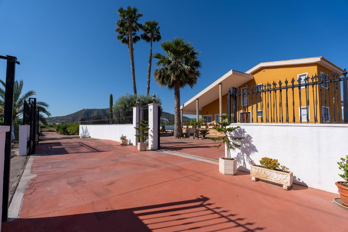 Se vende Villa - Chalet de 5 dormitorios en Costa Blanca, Alicante, España