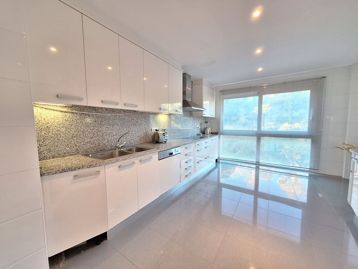3 Bed Apartment for sale in Nueva Andalucía Costa Del Sol, Málaga, Spain