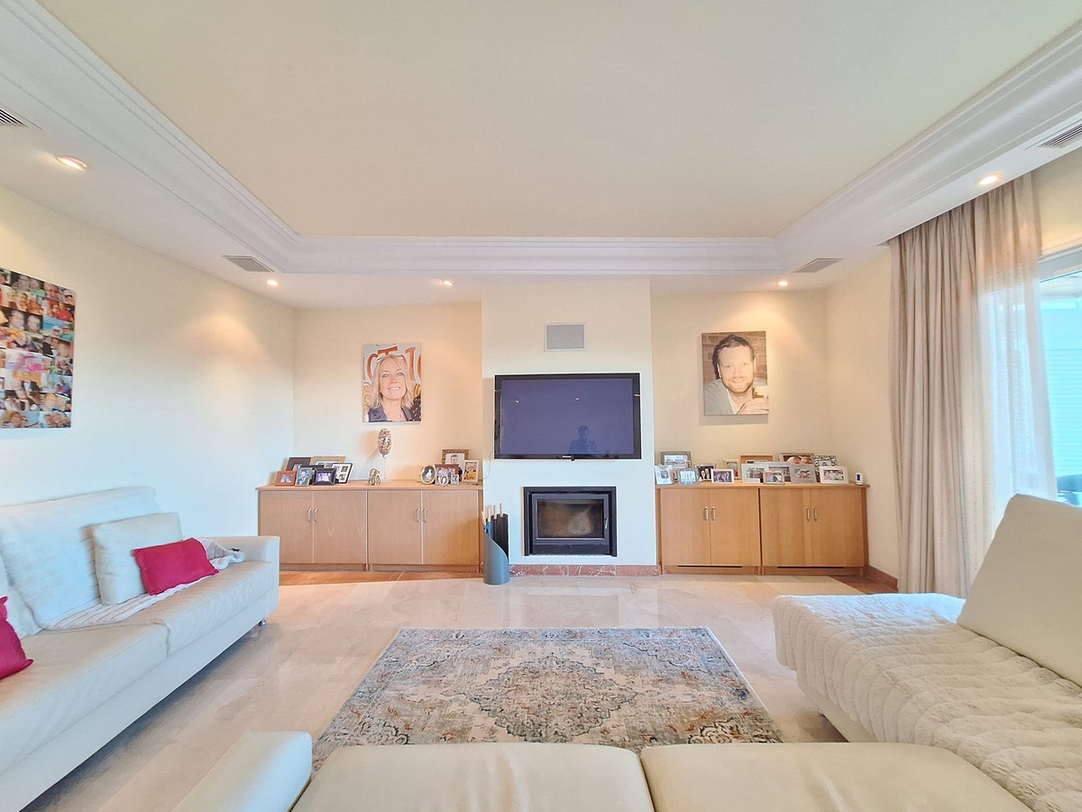 3 Bed Apartment for sale in Nueva Andalucía Costa Del Sol, Málaga, Spain