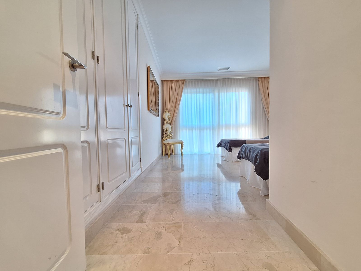 3 Bed Apartment for sale in Nueva Andalucía Costa Del Sol, Málaga, Spain