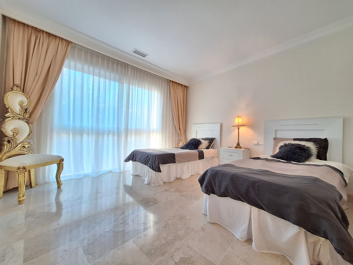 3 Bed Apartment for sale in Nueva Andalucía Costa Del Sol, Málaga, Spain