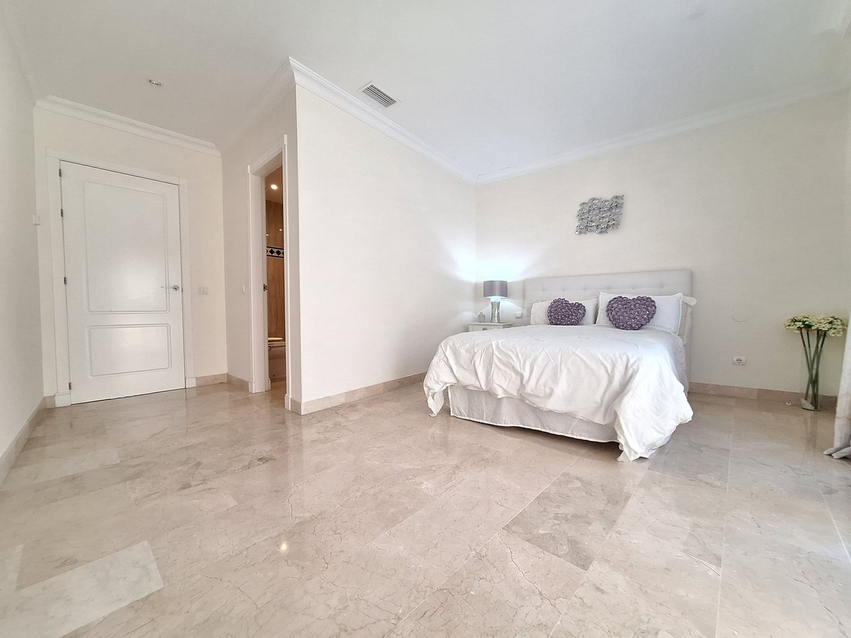 3 Bed Apartment for sale in Nueva Andalucía Costa Del Sol, Málaga, Spain