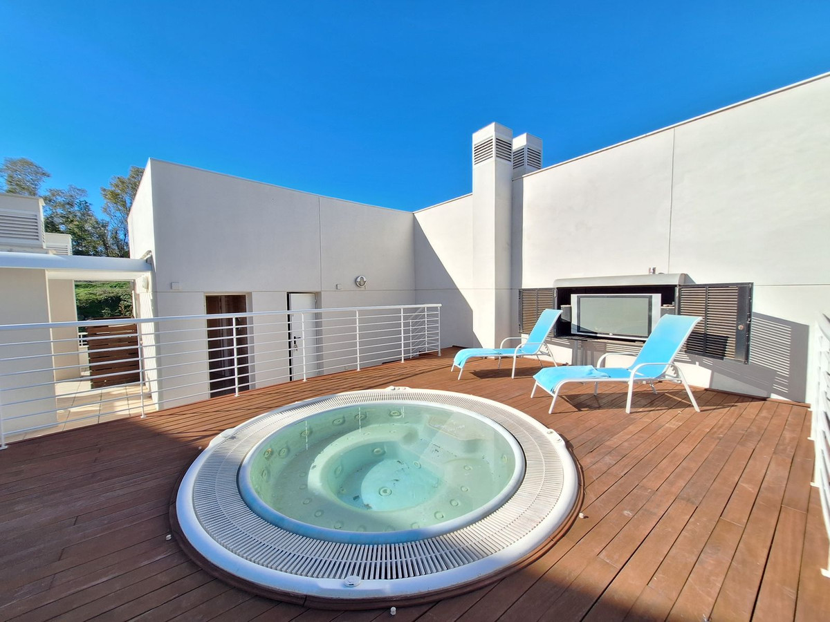 3 Bed Apartment for sale in Nueva Andalucía Costa Del Sol, Málaga, Spain