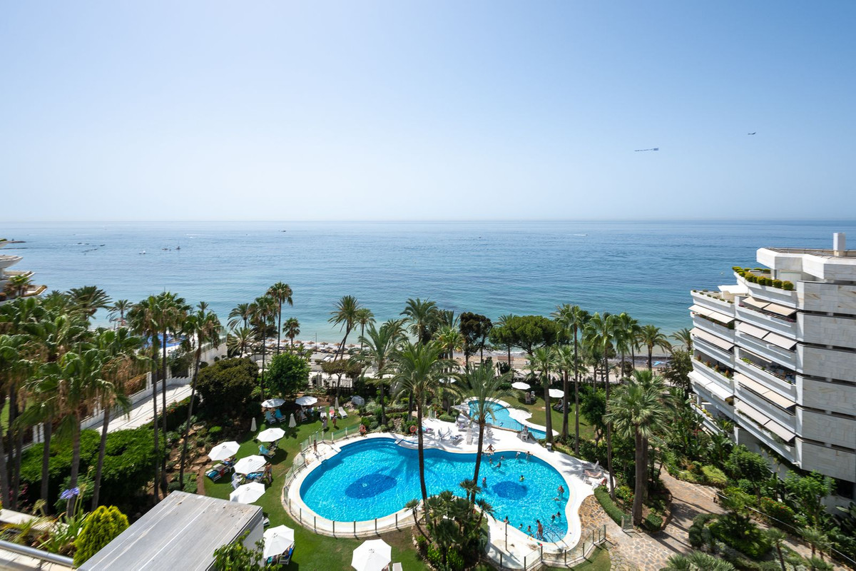 2 Bed Apartment for sale in Marbella Costa Del Sol, Málaga, Spain