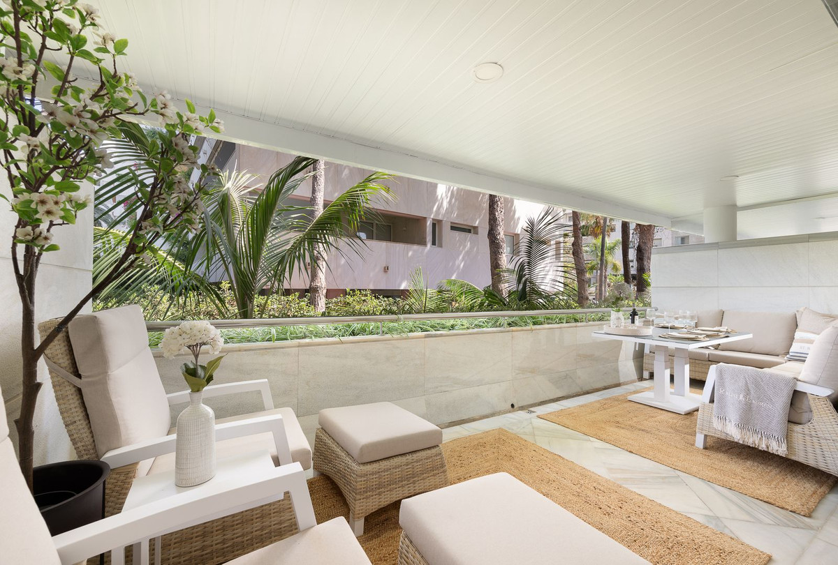 2 Bed Apartment for sale in Marbella Costa Del Sol, Málaga, Spain