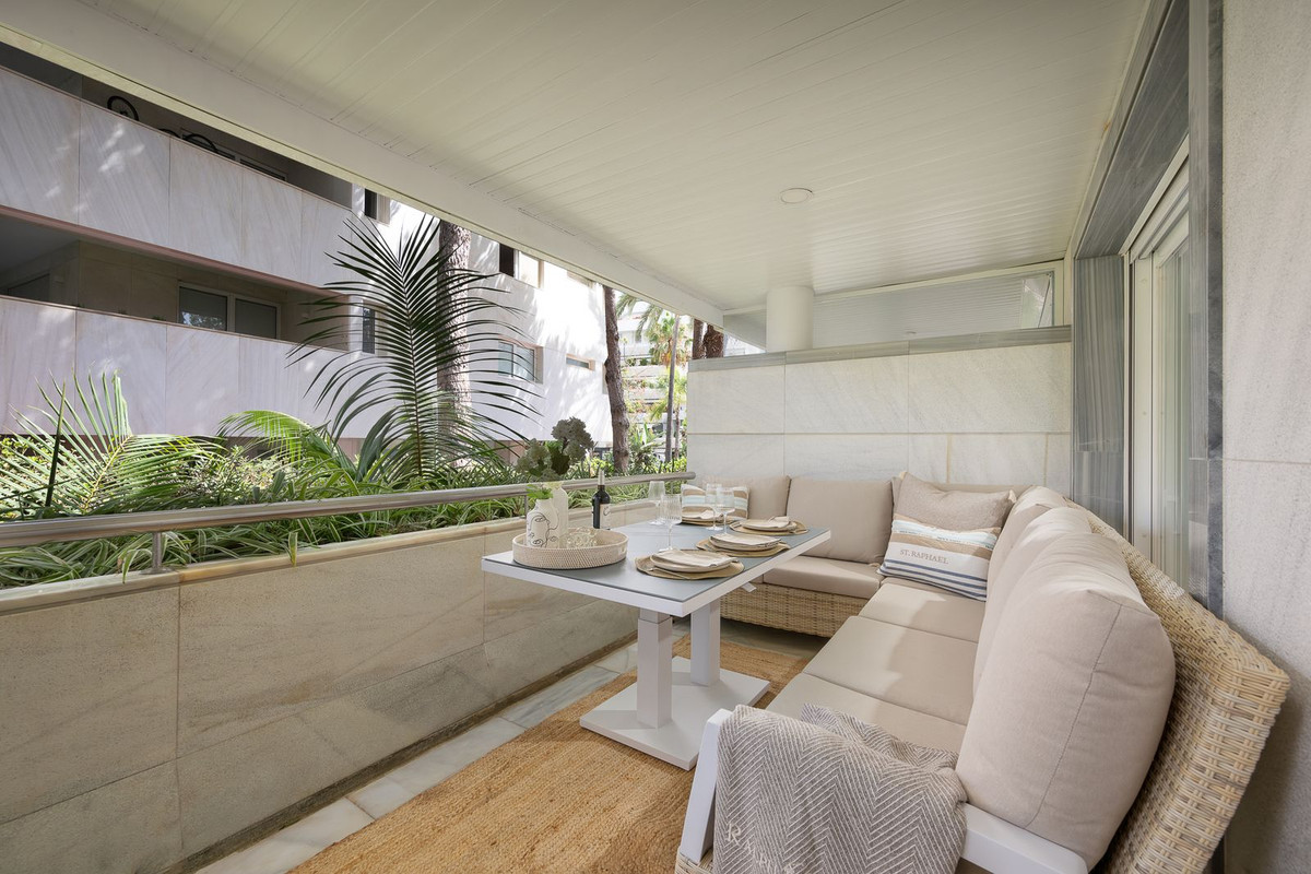 2 Bed Apartment for sale in Marbella Costa Del Sol, Málaga, Spain