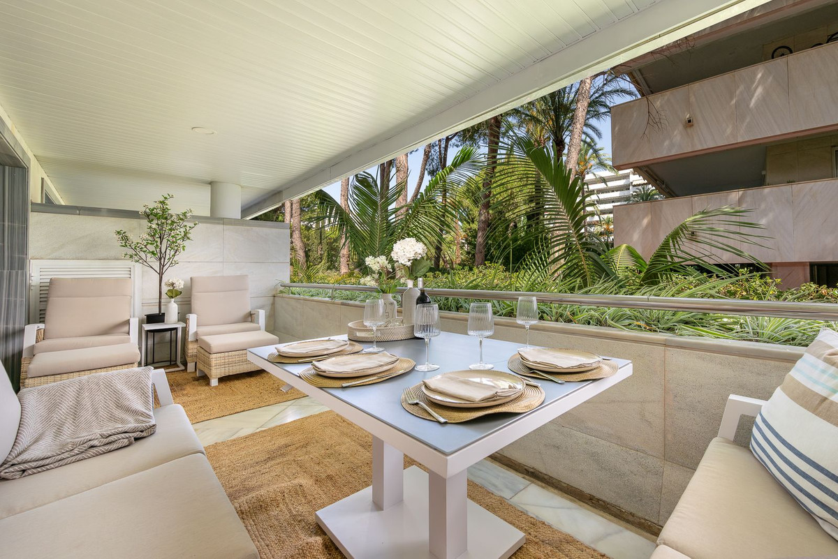 2 Bed Apartment for sale in Marbella Costa Del Sol, Málaga, Spain