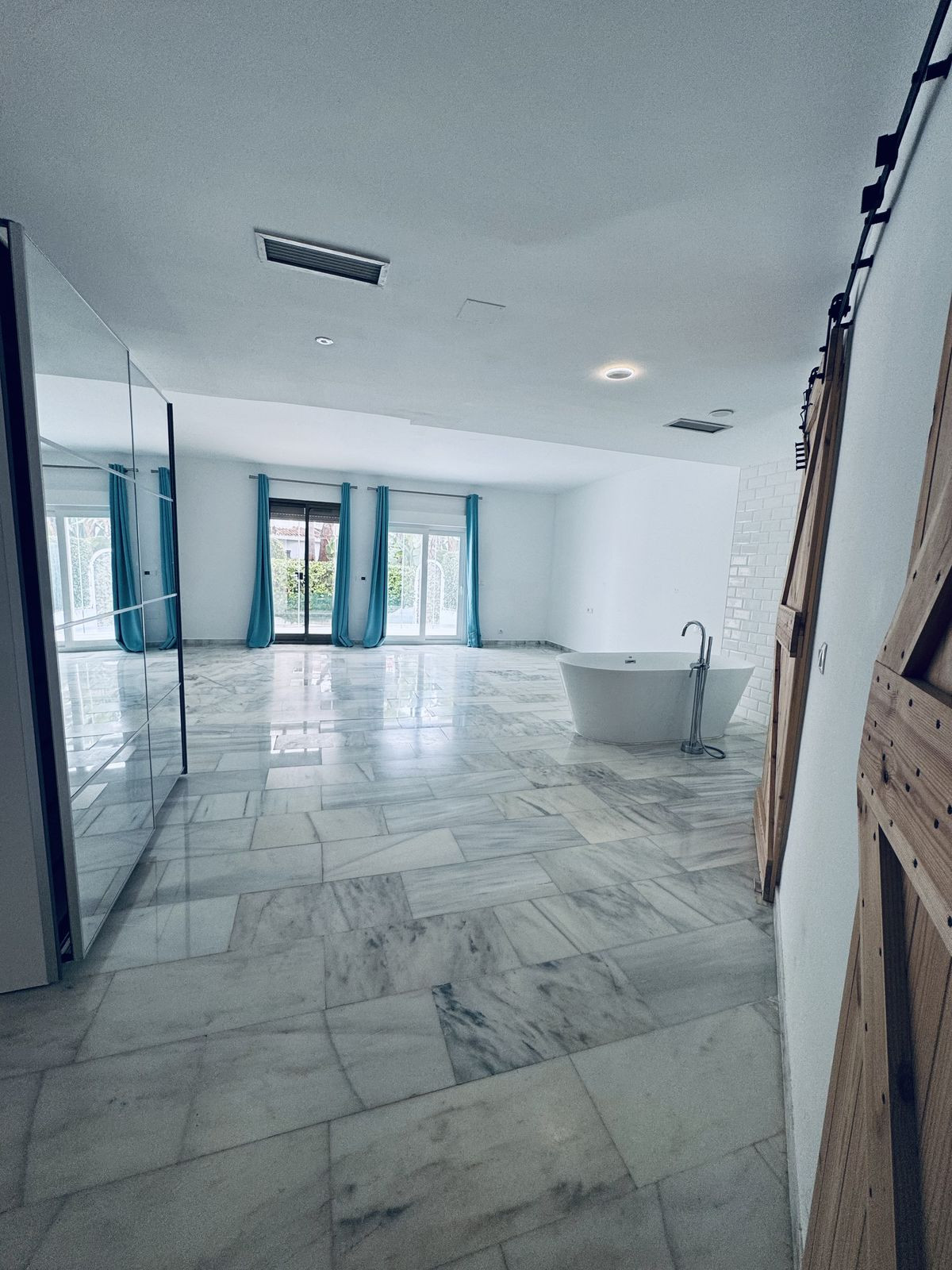 3 Bed Apartment for sale in Marbella Costa Del Sol, Málaga, Spain