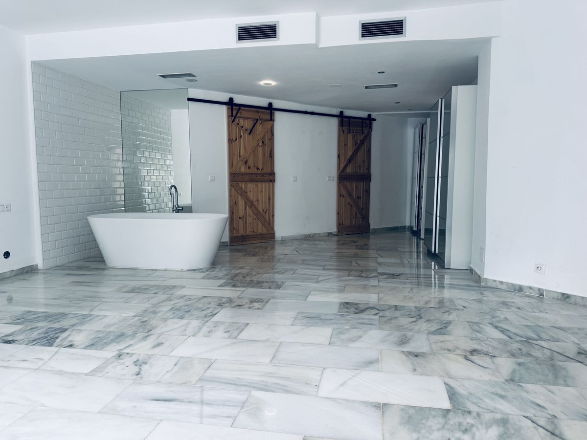 3 Bed Apartment for sale in Marbella Costa Del Sol, Málaga, Spain