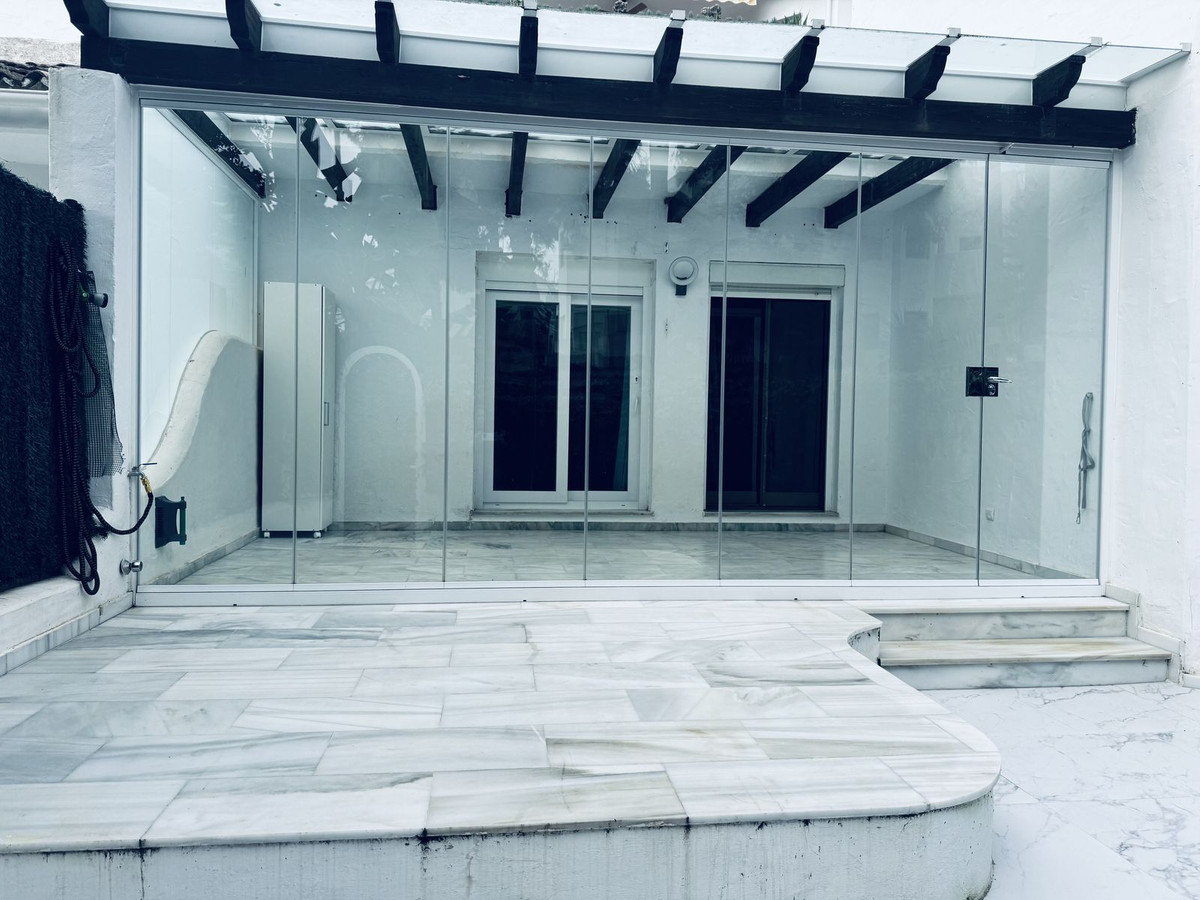 3 Bed Apartment for sale in Marbella Costa Del Sol, Málaga, Spain