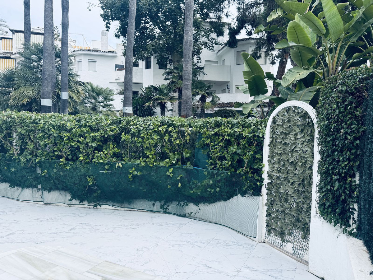 3 Bed Apartment for sale in Marbella Costa Del Sol, Málaga, Spain