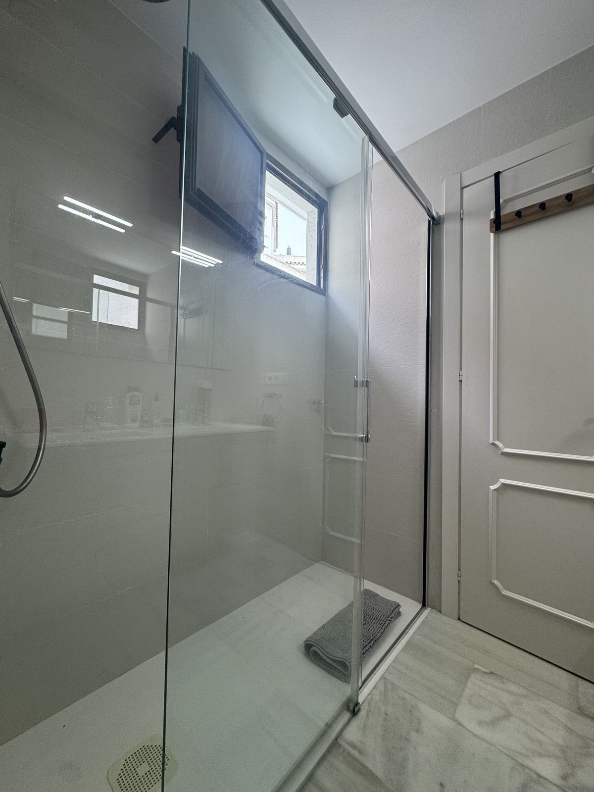 3 Bed Apartment for sale in Marbella Costa Del Sol, Málaga, Spain