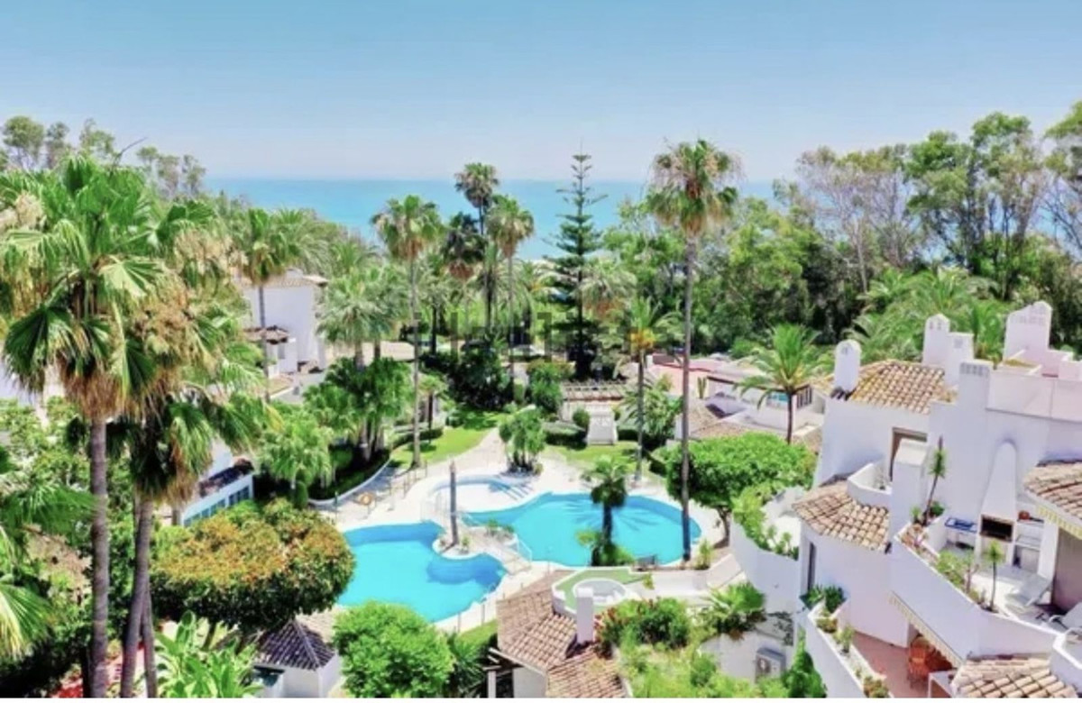 3 Bed Apartment for sale in Marbella Costa Del Sol, Málaga, Spain