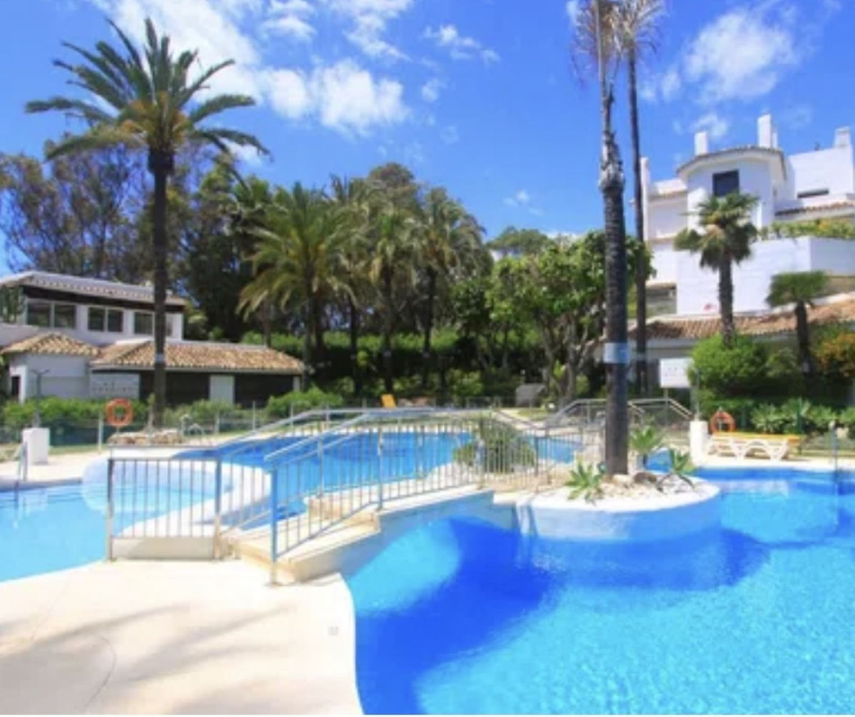 3 Bed Apartment for sale in Marbella Costa Del Sol, Málaga, Spain