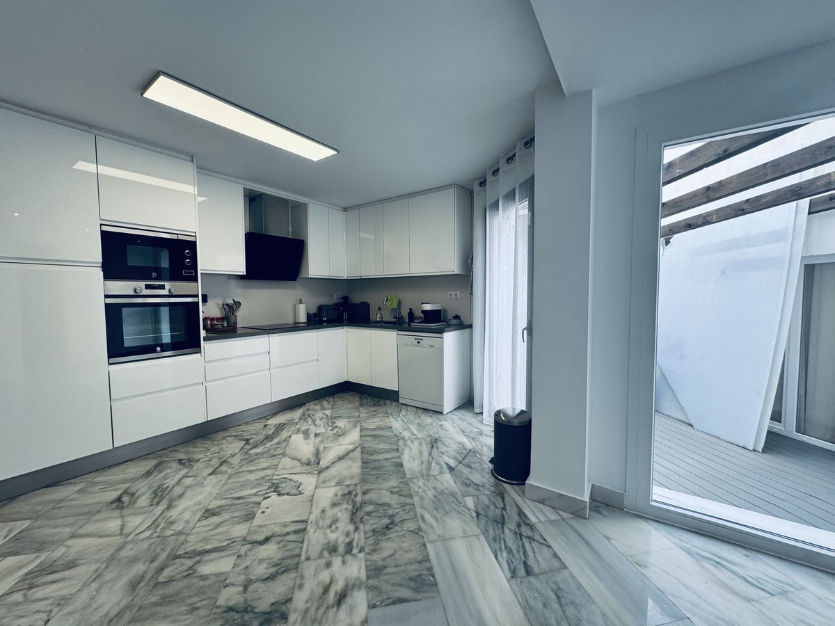 3 Bed Apartment for sale in Marbella Costa Del Sol, Málaga, Spain