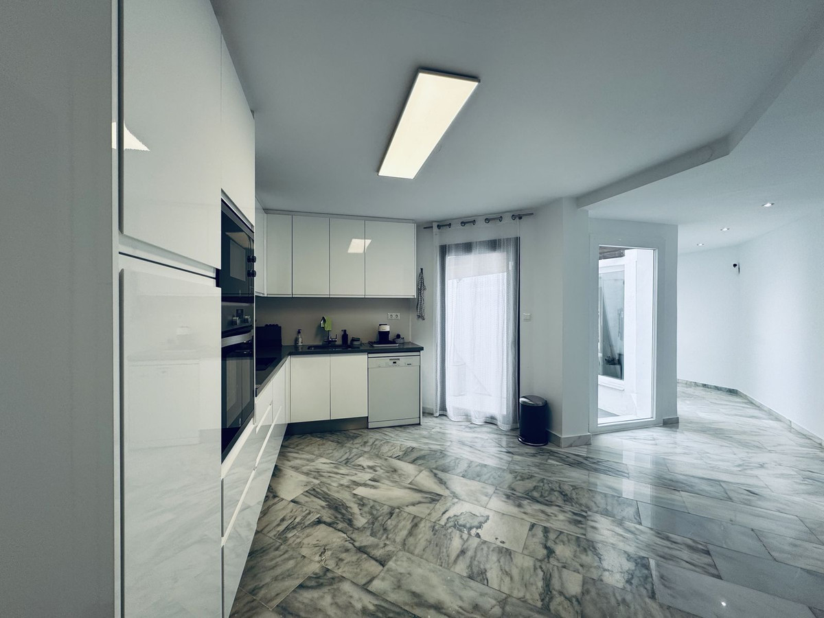 3 Bed Apartment for sale in Marbella Costa Del Sol, Málaga, Spain