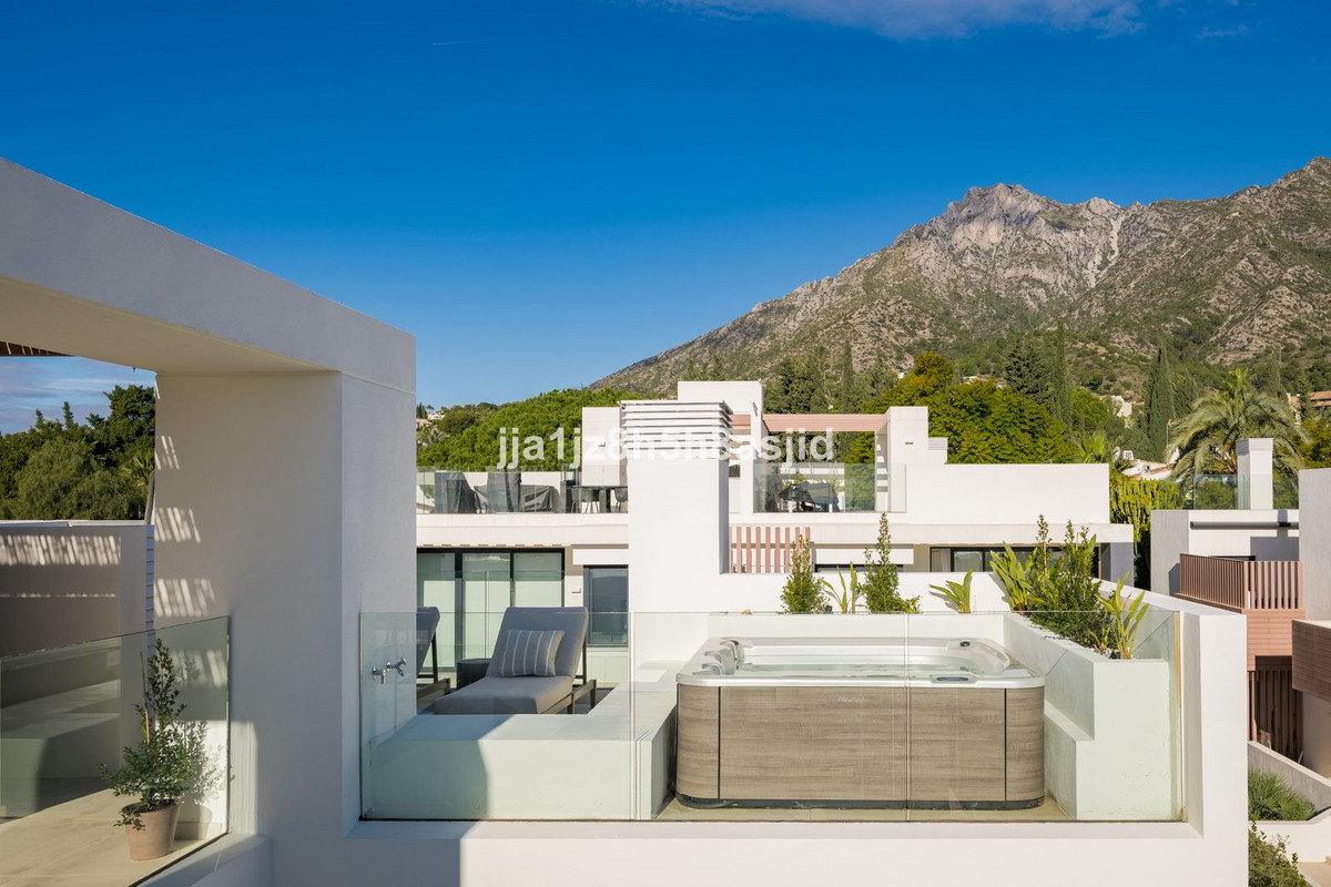 Se vende Pareada de 4 dormitorios en Costa Del Sol, Málaga, España