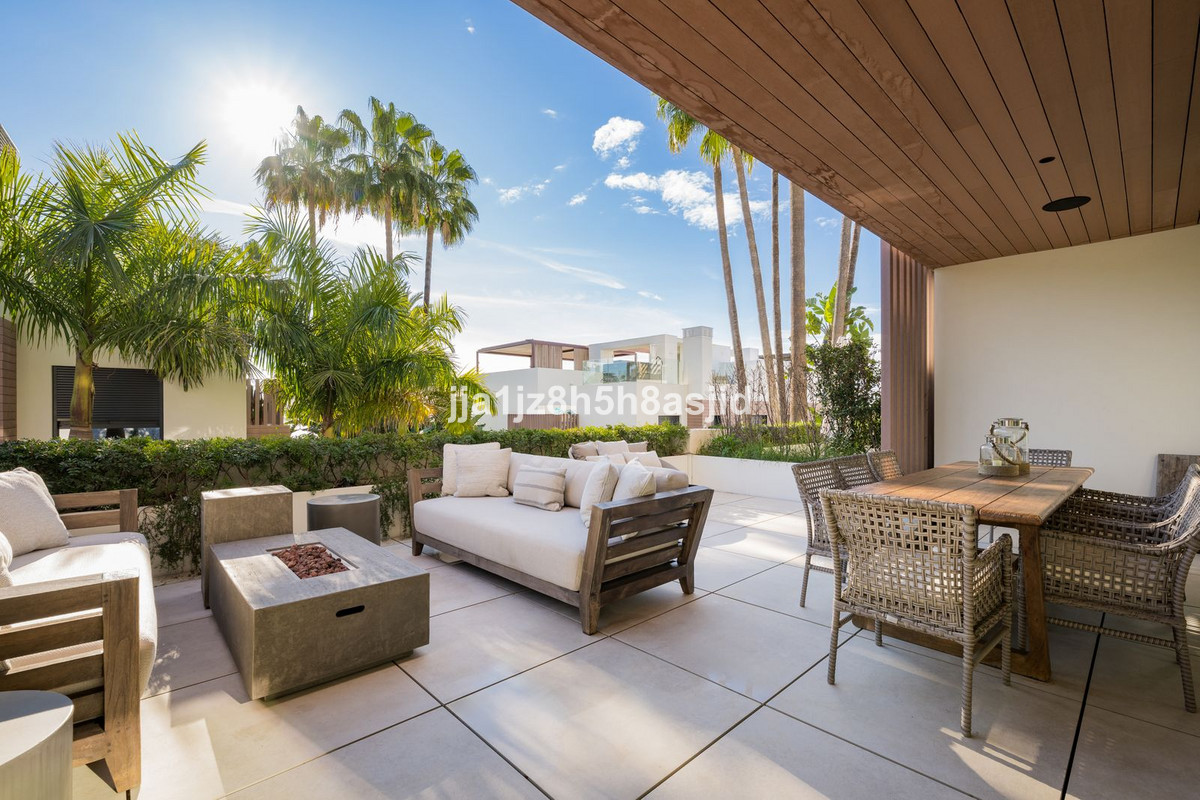 Se vende Pareada de 4 dormitorios en Costa Del Sol, Málaga, España