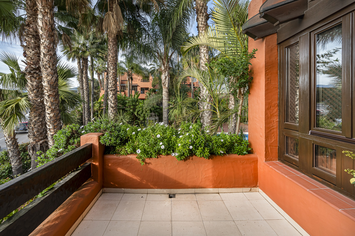 4 Bed Townhouse for sale in The Golden Mile Costa Del Sol, Málaga, Spain