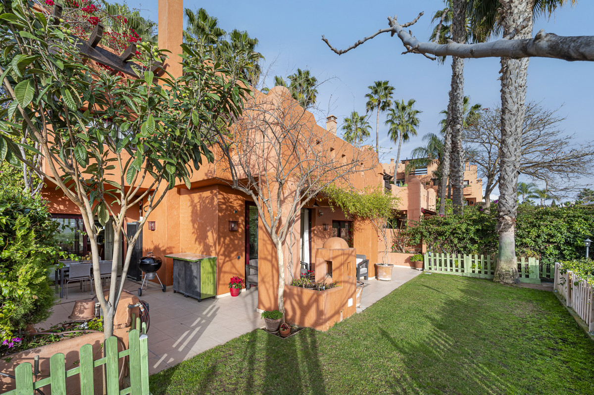 4 Bed Townhouse for sale in The Golden Mile Costa Del Sol, Málaga, Spain