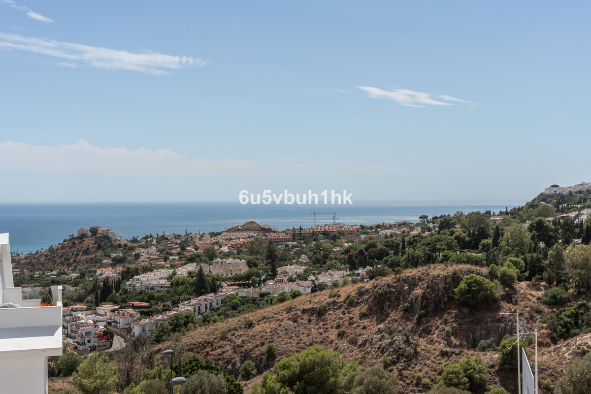 4 Bed Townhouse for sale in Benalmadena Costa Del Sol, Málaga, Spain