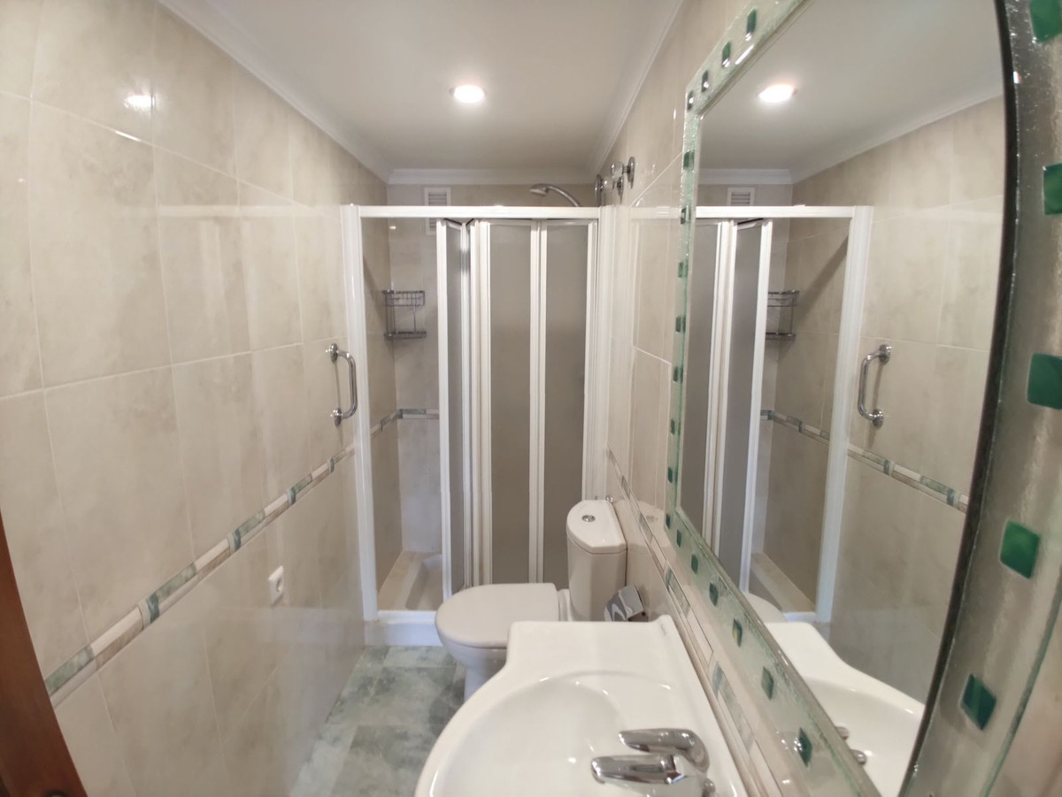 Se vende Apartamento en Planta Última de 3 dormitorios en Costa Del Sol, Málaga, España