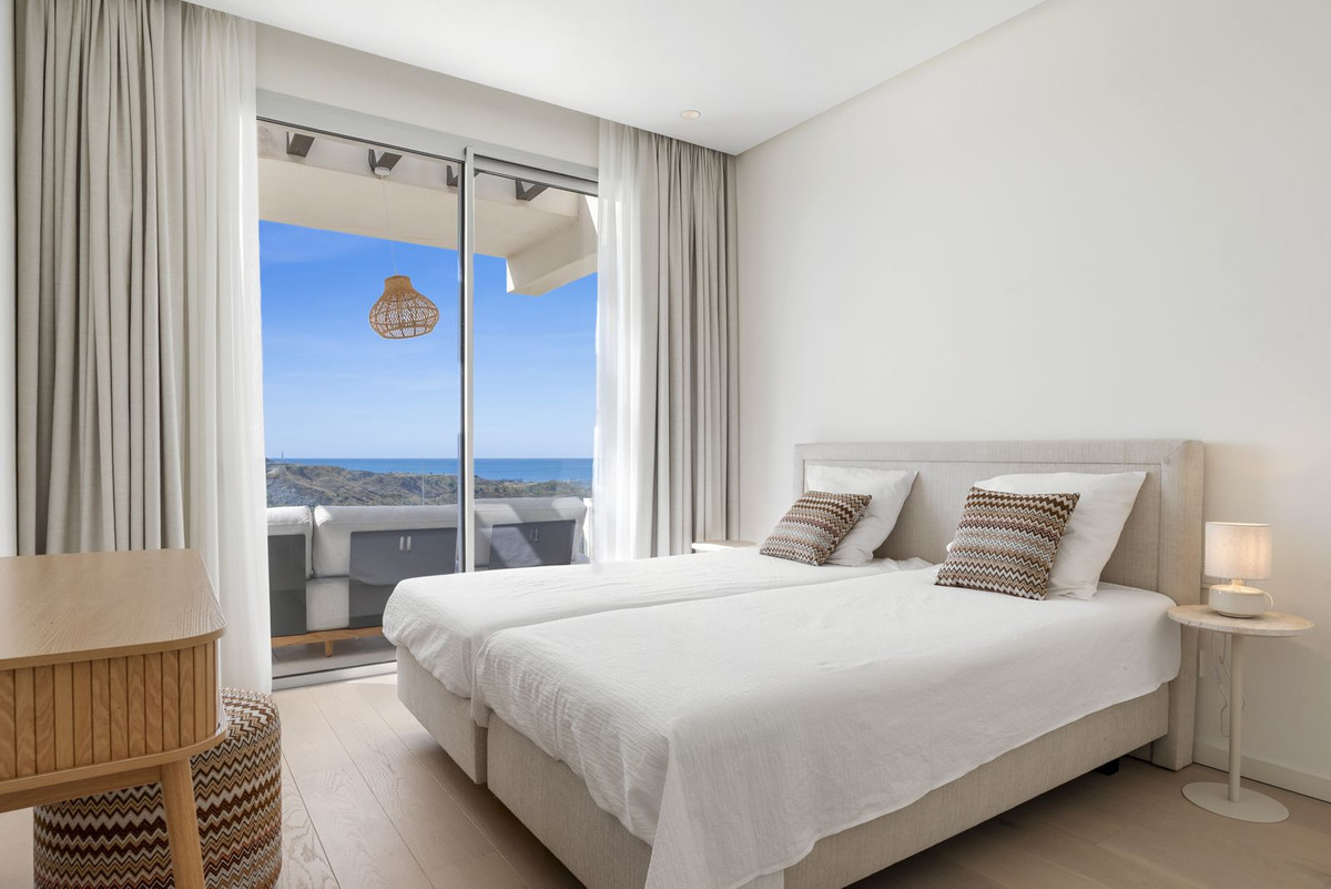 3 Bed Apartment for sale in Benahavís Costa Del Sol, Málaga, Spain