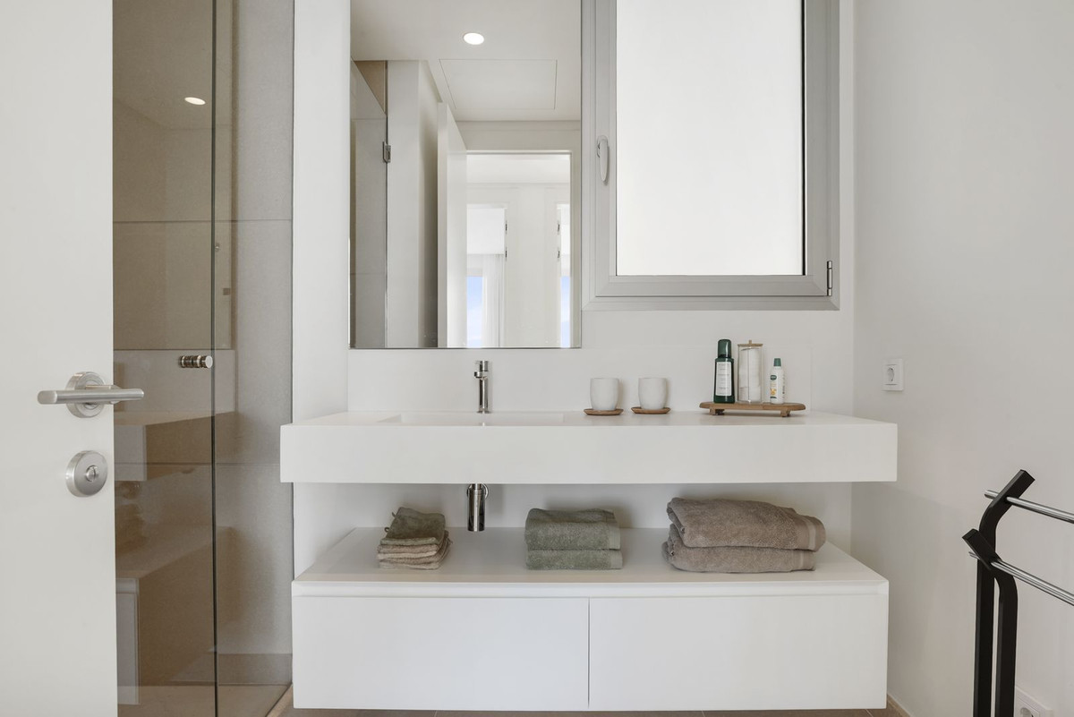 3 Bed Apartment for sale in Benahavís Costa Del Sol, Málaga, Spain