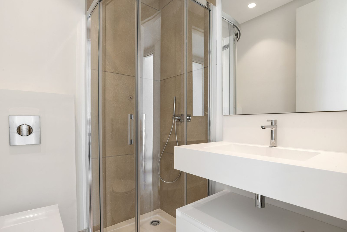 3 Bed Apartment for sale in Benahavís Costa Del Sol, Málaga, Spain