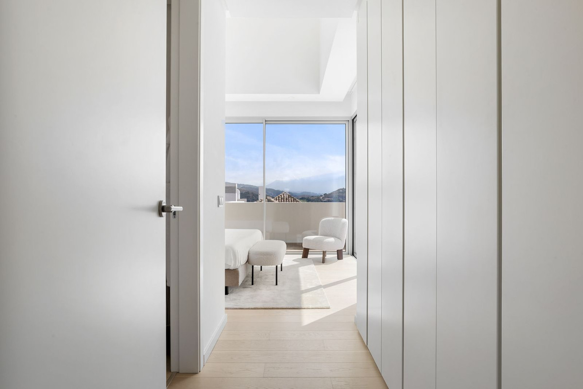 3 Bed Apartment for sale in Benahavís Costa Del Sol, Málaga, Spain