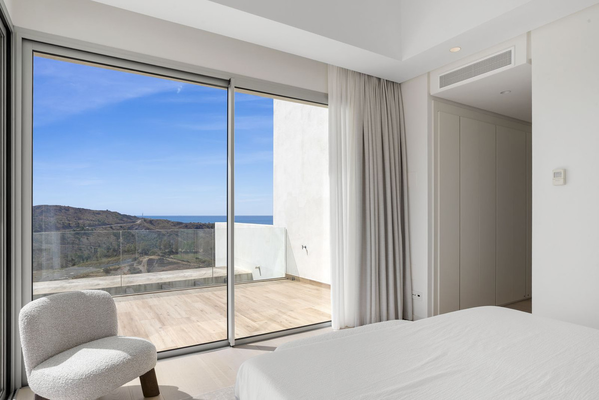 3 Bed Apartment for sale in Benahavís Costa Del Sol, Málaga, Spain