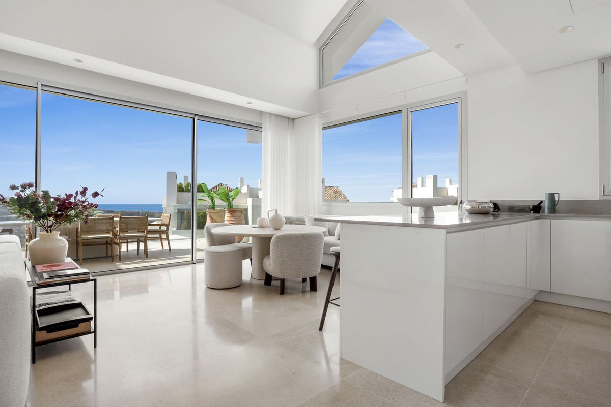 3 Bed Apartment for sale in Benahavís Costa Del Sol, Málaga, Spain
