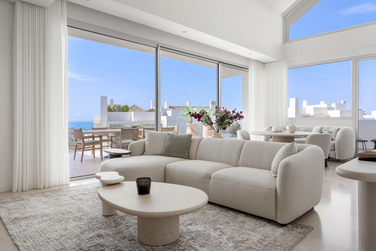 3 Bed Apartment for sale in Benahavís Costa Del Sol, Málaga, Spain