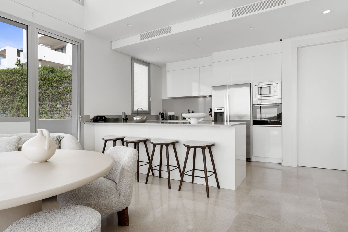 3 Bed Apartment for sale in Benahavís Costa Del Sol, Málaga, Spain