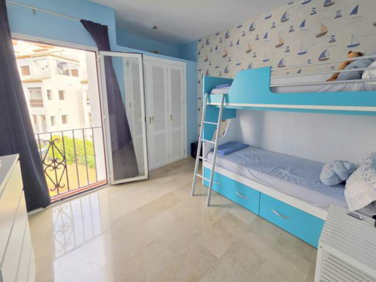 2 Bed Apartment for sale in La Duquesa Costa Del Sol, Málaga, Spain