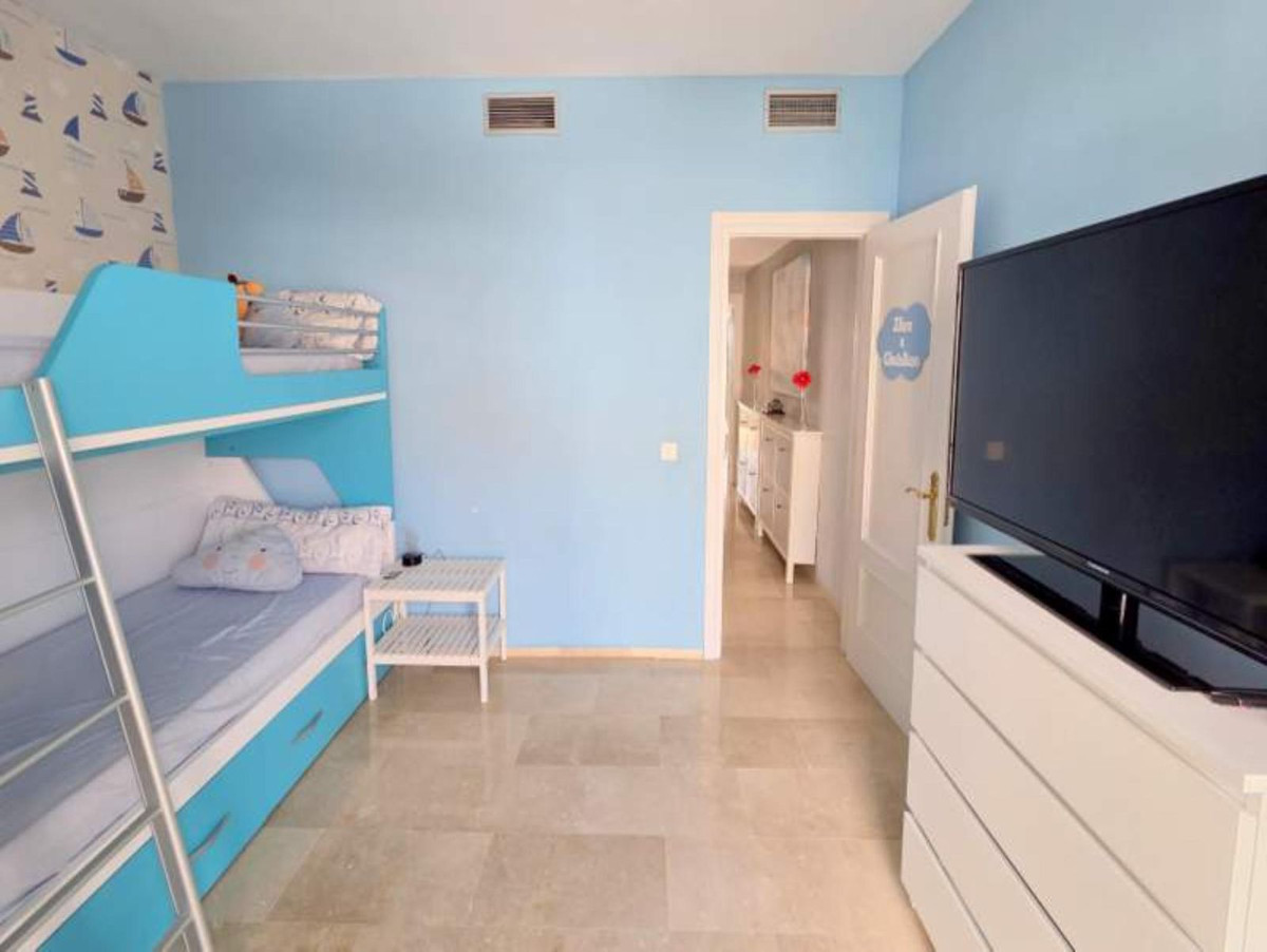2 Bed Apartment for sale in La Duquesa Costa Del Sol, Málaga, Spain
