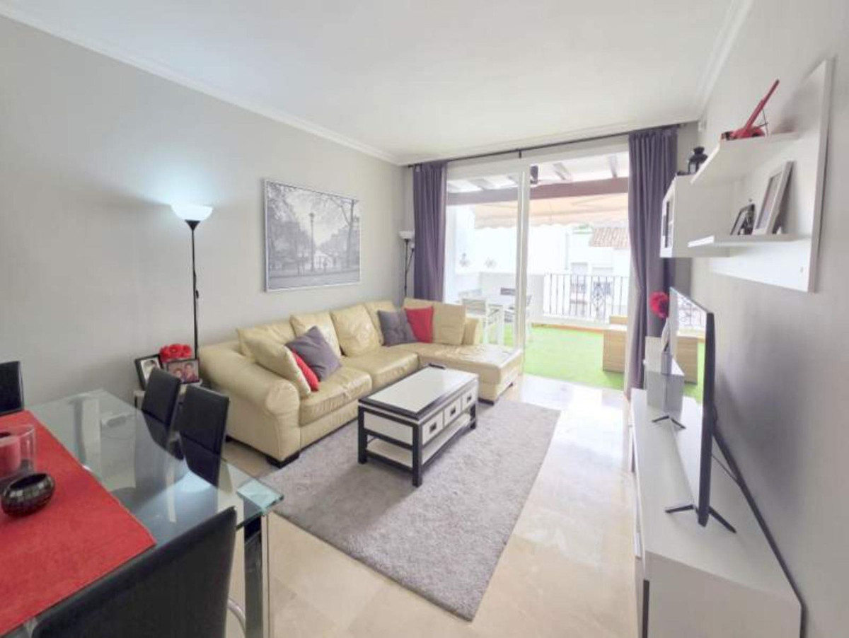 2 Bed Apartment for sale in La Duquesa Costa Del Sol, Málaga, Spain