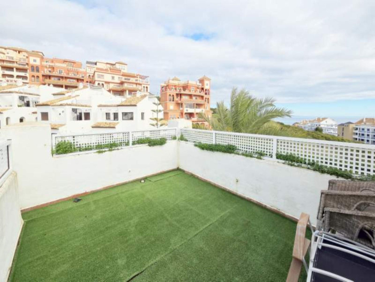 2 Bed Apartment for sale in La Duquesa Costa Del Sol, Málaga, Spain