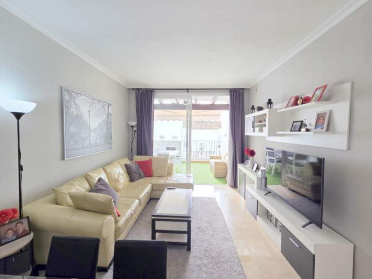2 Bed Apartment for sale in La Duquesa Costa Del Sol, Málaga, Spain