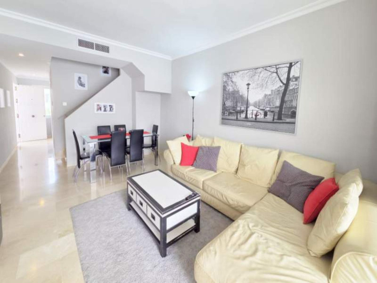 2 Bed Apartment for sale in La Duquesa Costa Del Sol, Málaga, Spain