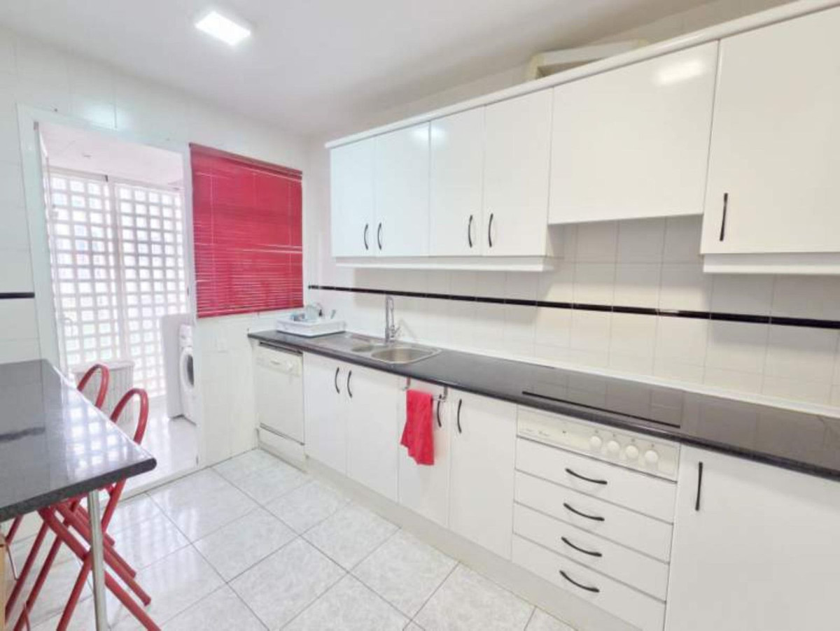 2 Bed Apartment for sale in La Duquesa Costa Del Sol, Málaga, Spain