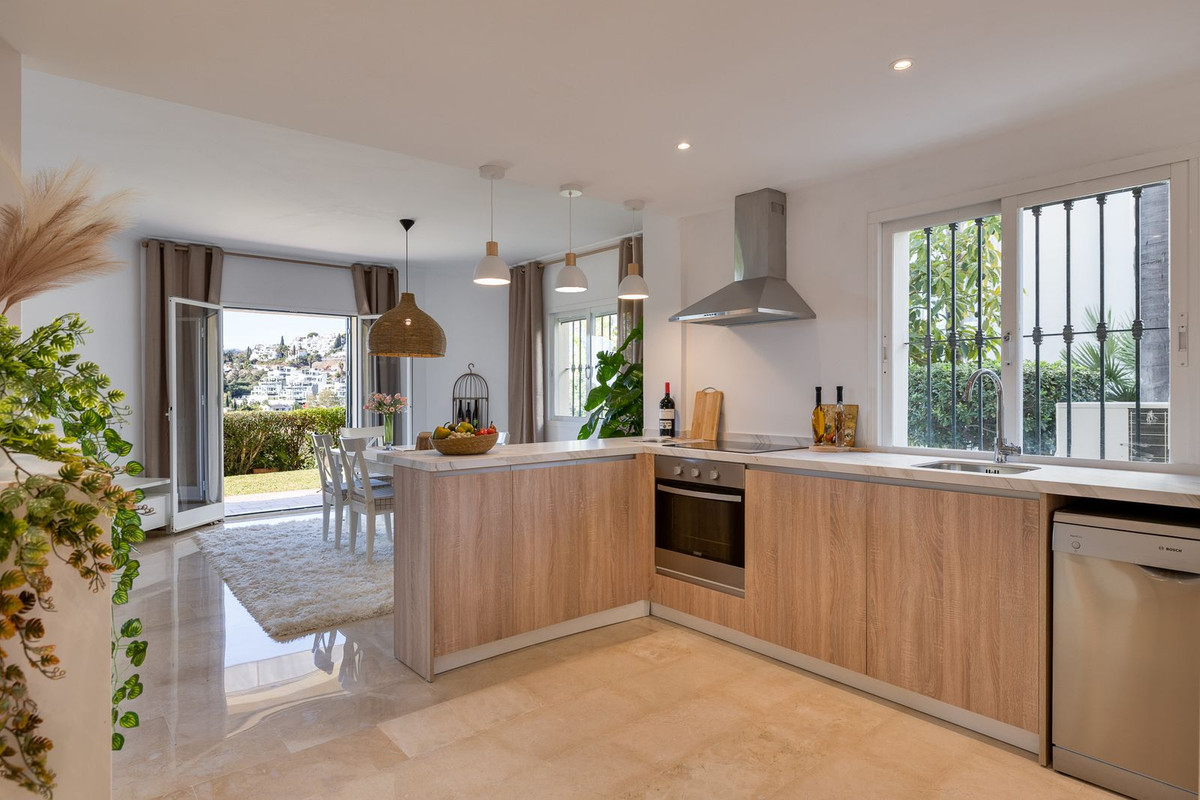 Se vende Apartamento Planta Baja de 3 dormitorios en Costa Del Sol, Málaga, España