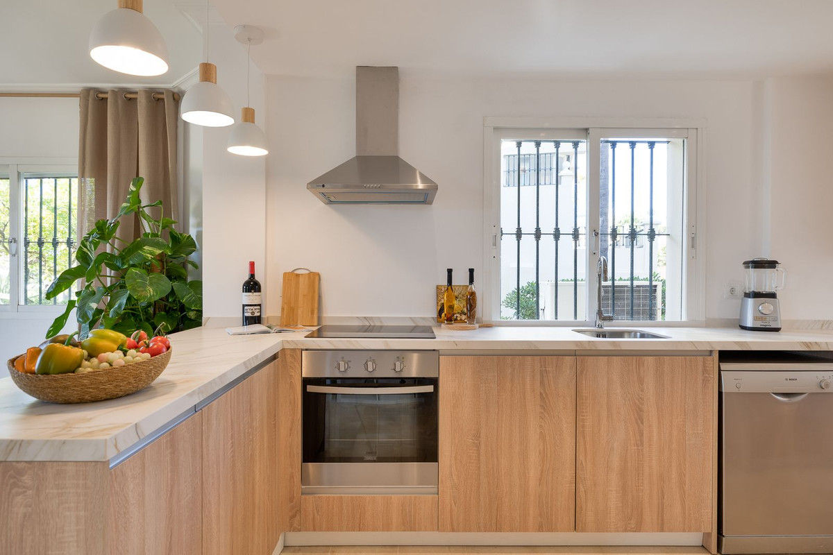 Se vende Apartamento Planta Baja de 3 dormitorios en Costa Del Sol, Málaga, España