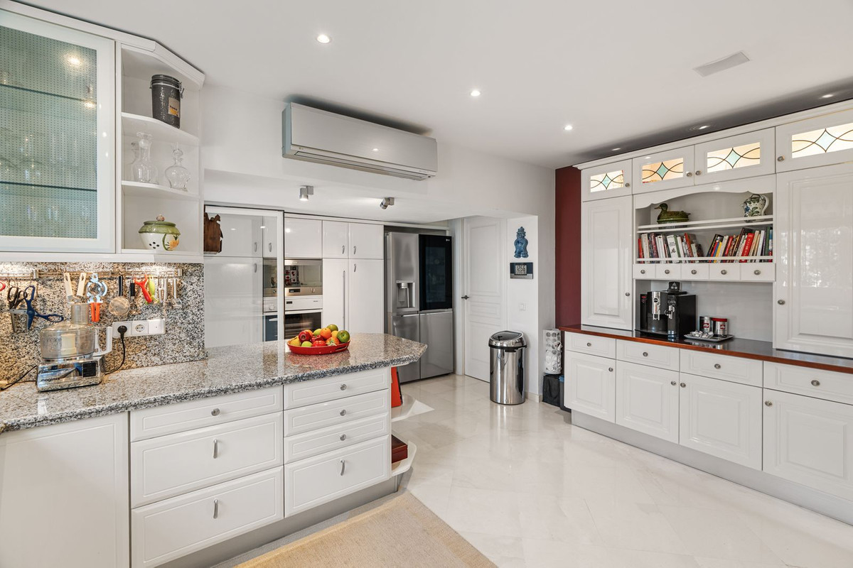 3 Bed Apartment for sale in La Heredia Costa Del Sol, Málaga, Spain