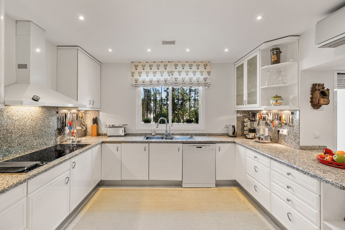 3 Bed Apartment for sale in La Heredia Costa Del Sol, Málaga, Spain