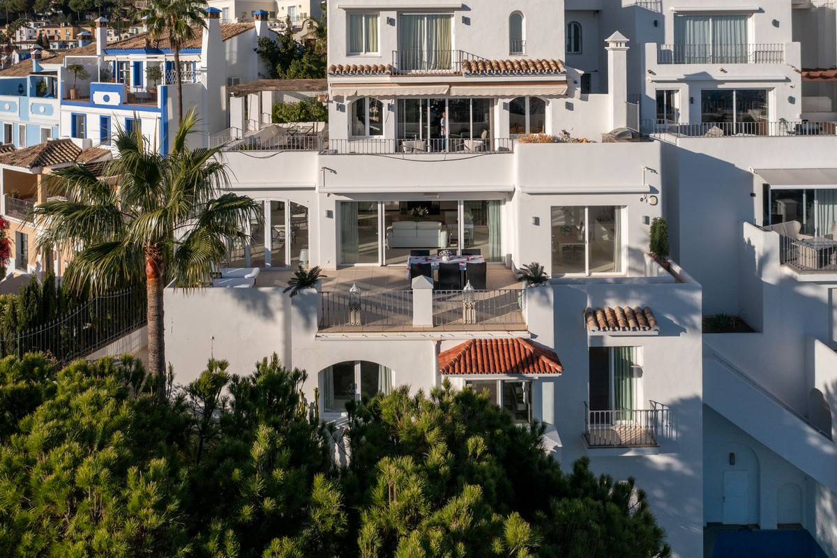 3 Bed Apartment for sale in La Heredia Costa Del Sol, Málaga, Spain
