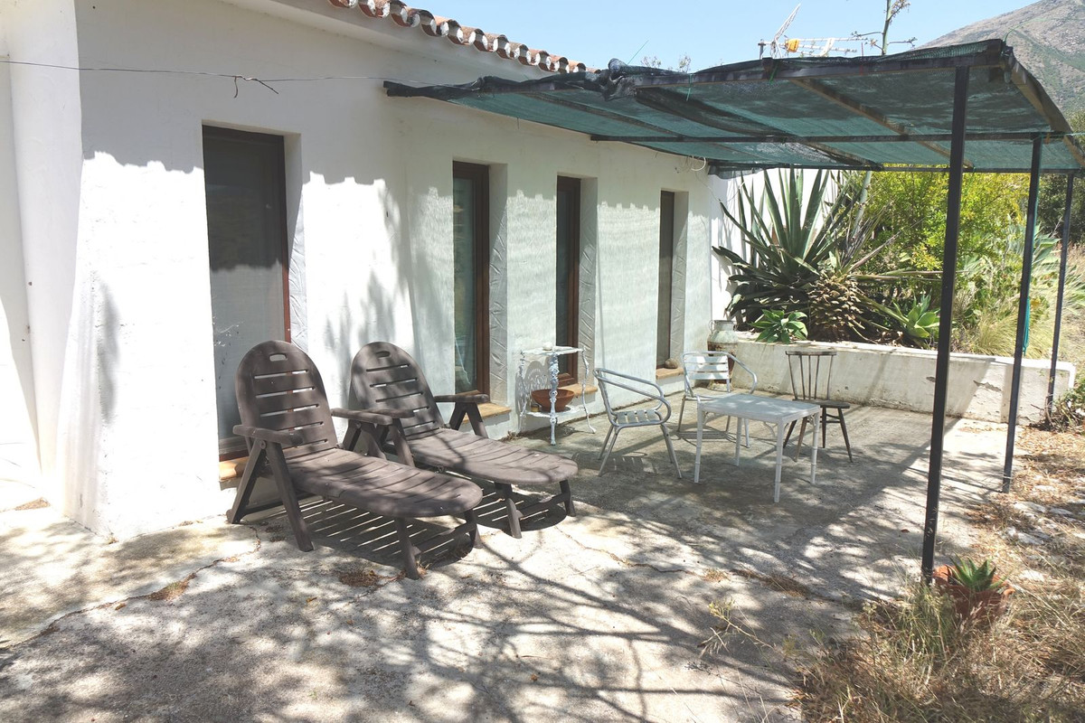 5 Bed Townhouse for sale in Valtocado Costa Del Sol, Málaga, Spain
