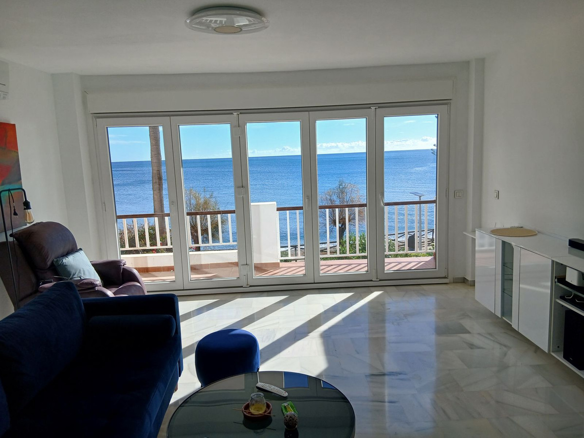 5 Bed Apartment for sale in Estepona Costa Del Sol, Málaga, Spain