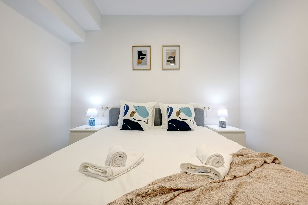 5 Bed Apartment for sale in Estepona Costa Del Sol, Málaga, Spain
