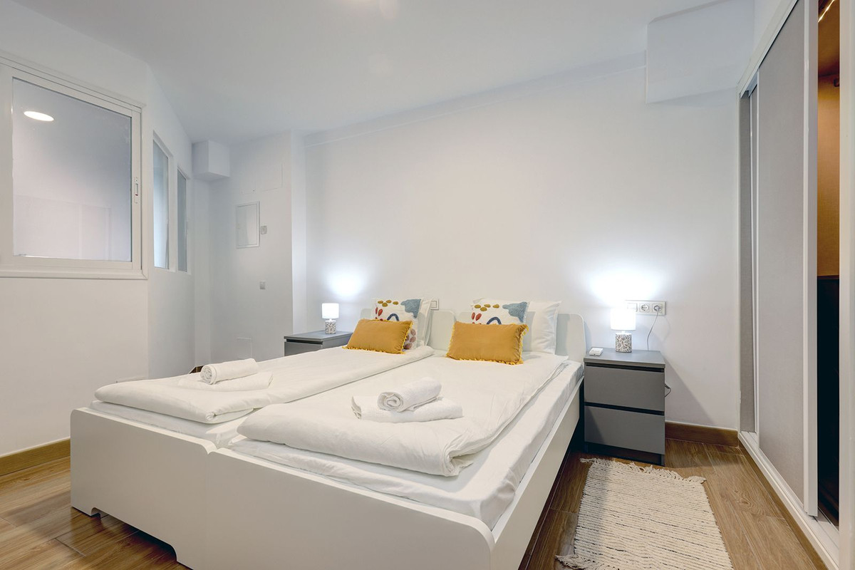 5 Bed Apartment for sale in Estepona Costa Del Sol, Málaga, Spain